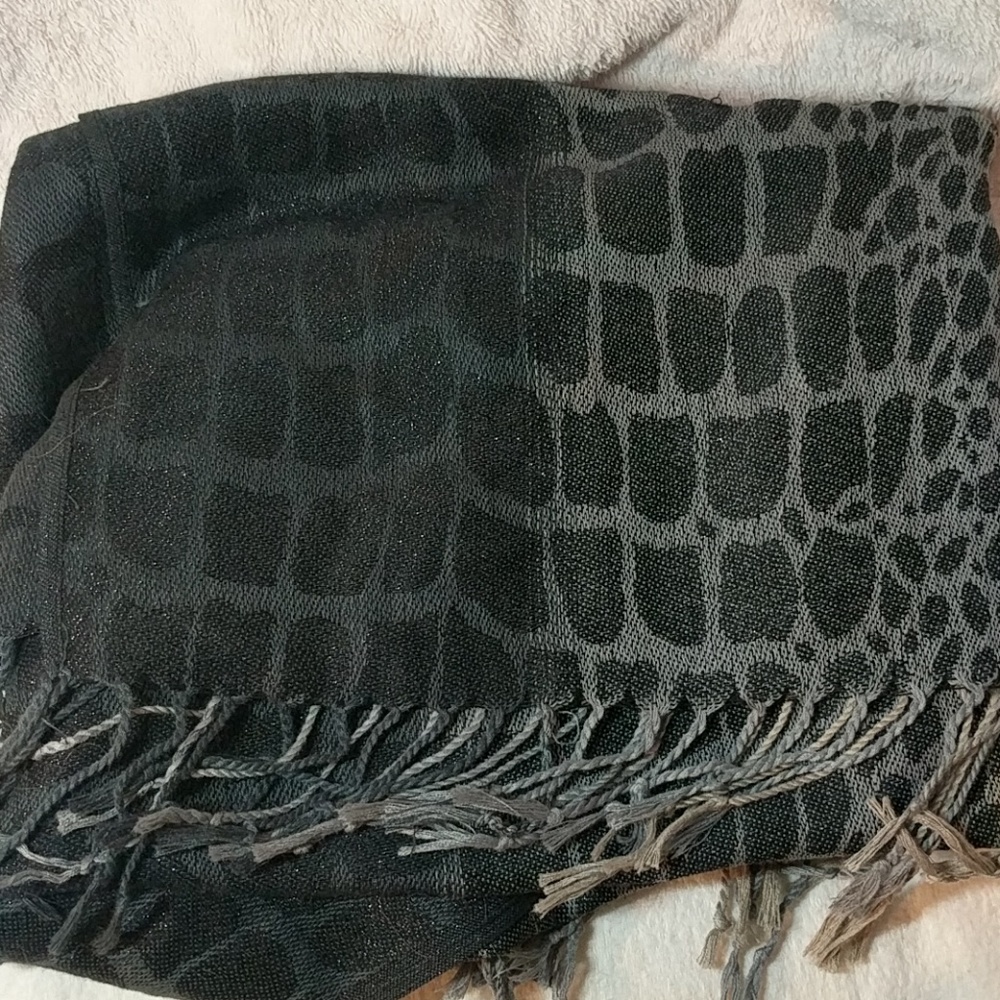 Scarf - Picture 4 of 4